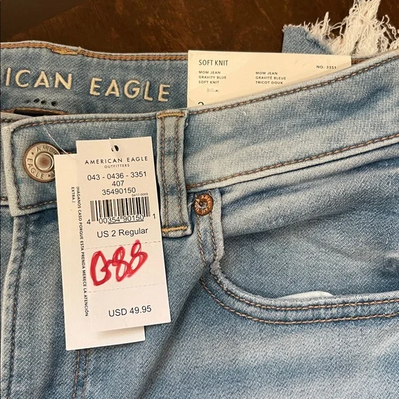 NWT American Eagle Mom Jean, soft knit, High rise. Size 2 (26). - Picture 6 of 7